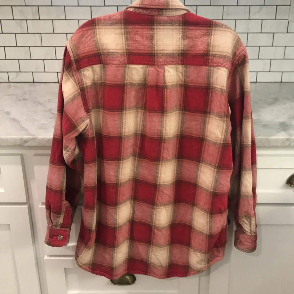 Field & Stream Flannel Shirt Mens Medium Red Plaid Farmer Gorpcore Long Sleeves - Picture 2 of 6